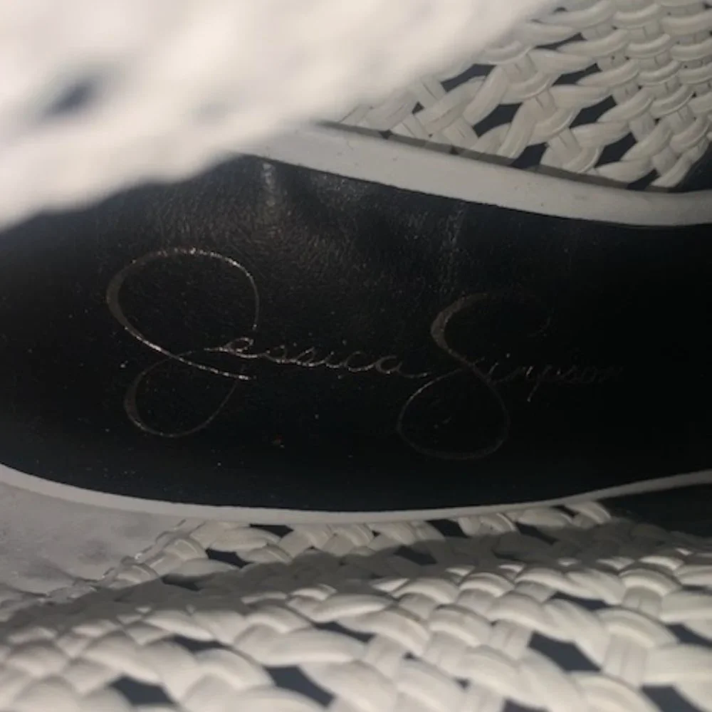 Jessica Simpson White Leather Ankle Boot 7 - Picture 4 of 10